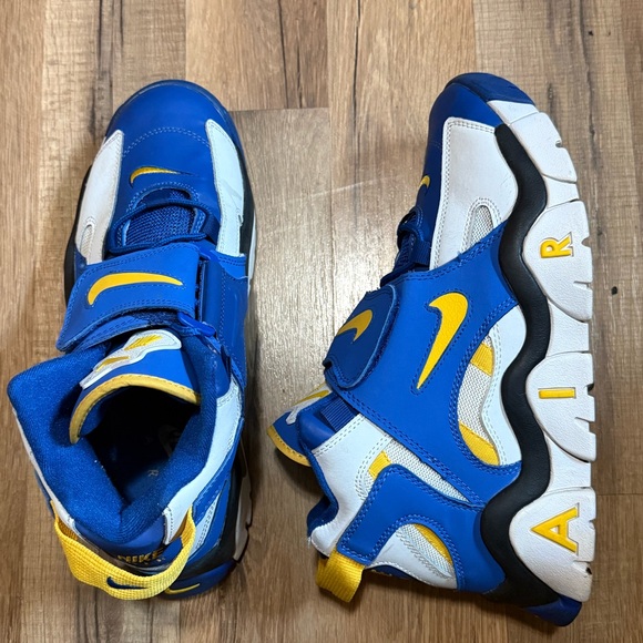 Nike Air Barrage Mid Laser Orange Racer Blue Rams